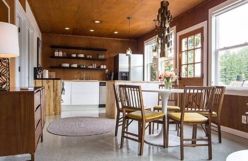 Grapeview Cabina | Lakefront Mason Lake home- glamping in a cabin!