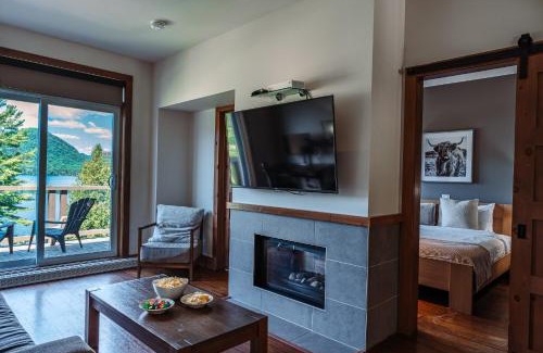 Lac Superieur Village Casa | Lakefront Mountain View Remote Work - 1 Bd Suite