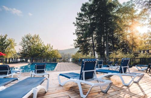 Lac Superieur Village Casa | Lakefront Mountain View Remote Work - 1 Bd Suite