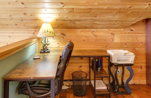 Nevis Cabina | Lakefront Nevis Home w/ Beach Access + Boat Slip!