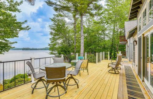 New London Casa | Lakefront New London Retreat with Dock and Hot Tub!
