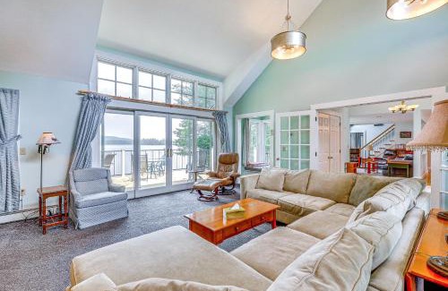 New London Casa | Lakefront New London Retreat with Dock and Hot Tub!