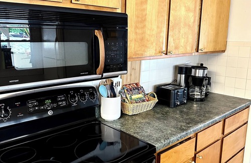 Linn Creek Casa | Lakefront, no hills,large decks w 2 boat dock Experience waterfront lake living!