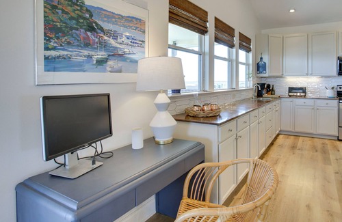 Lake Catherine Casa | Lakefront NOLA Home w/ Hot Tub & Views!