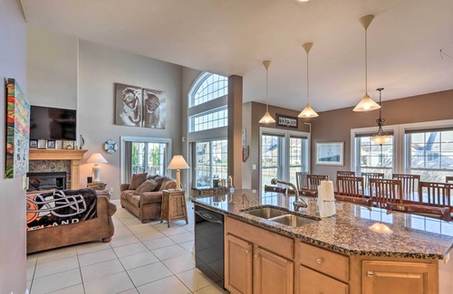 Marblehead Casa | Lakefront Ohio Home w/ Dock & Furnished Patio