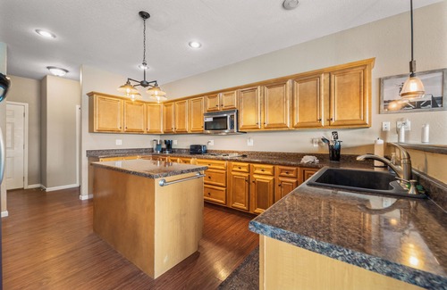 Lake of the Ozarks Casa | Lakefront Ozarks Home: Tiki Bar, Pool, Deck, Views