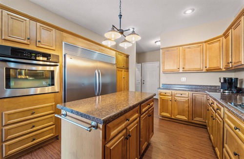Lake of the Ozarks Casa | Lakefront Ozarks Home: Tiki Bar, Pool, Deck, Views