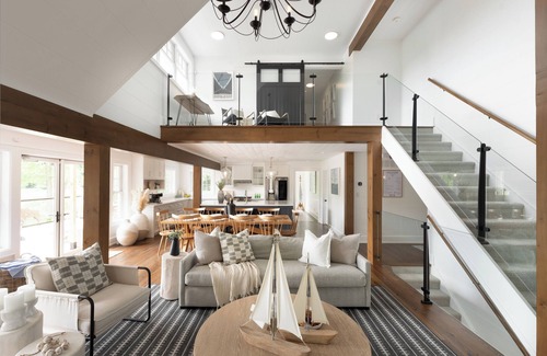 Muskoka Lakes Casa | Lakefront Paradise: Modern Comfort & Stunning View
