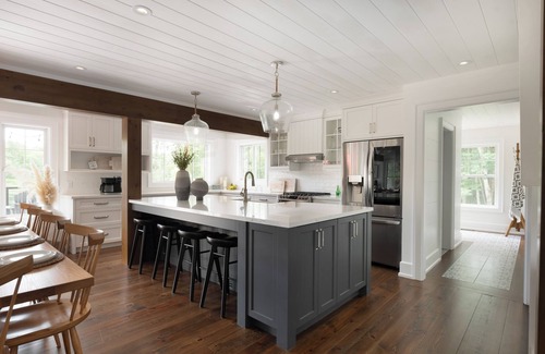 Muskoka Lakes Casa | Lakefront Paradise: Modern Comfort & Stunning View