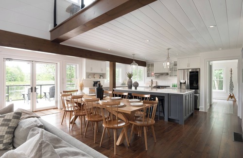 Muskoka Lakes Casa | Lakefront Paradise: Modern Comfort & Stunning View