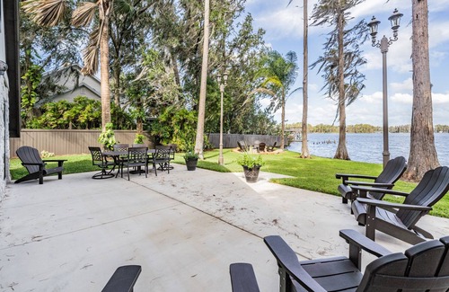 Land O' Lakes Casa | Lakefront Paradise Seasonal Getaway