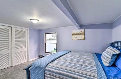 Algonac Casa | Lakefront Paradise with 7 beds - Fishing - Swimming