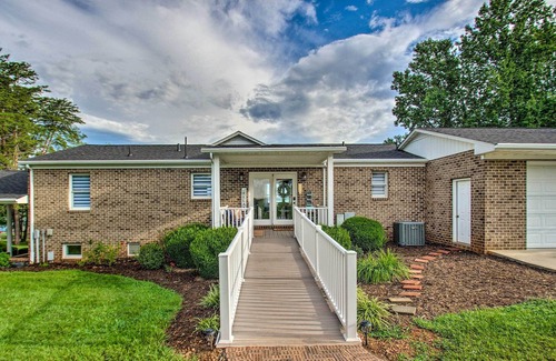 Penhook Casa | Lakefront Penhook Home w/ Private Dock & Slip