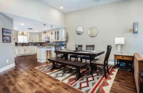 Lake Delton Casa | LAKEFRONT PENTHOUSE FULLY UPGRADED PANORAMIC VIEWS BOAT SLIP INDOOR OUTDOOR POOL