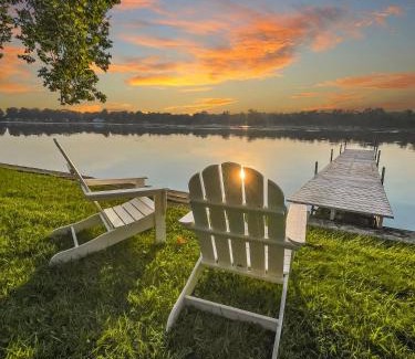 Pierceton Casa | Lakefront Pierkayakspaddleboatfishing