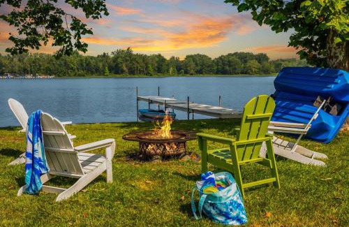 Pierceton Casa | Lakefront Pierkayakspaddleboatfishing