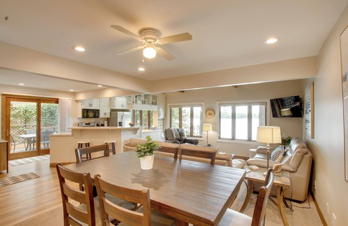 Plymouth Cabaña | Lakefront Plymouth Cottage w/ Private Hot Tub