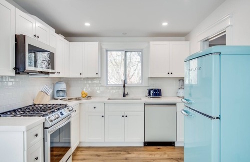Mashpee Casa | Lakefront~Private Beach~Cape Cod family retreat