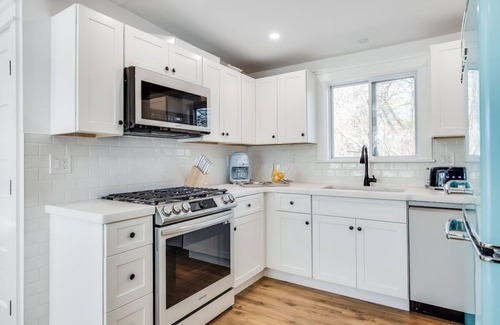 Mashpee Casa | Lakefront~Private Beach~Cape Cod family retreat