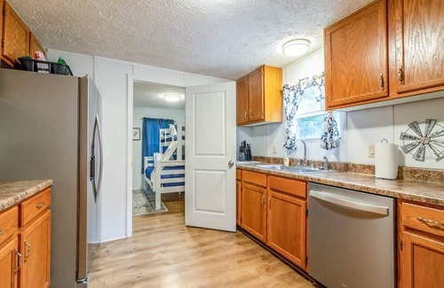 Decatur Casa | Lakefront-Private Boat Ramp-2 Docks-Cast Away Cove