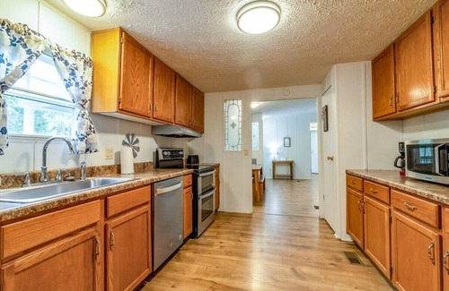 Decatur Casa | Lakefront-Private Boat Ramp-2 Docks-Cast Away Cove