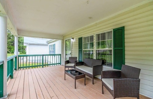 Decatur Casa | Lakefront-Private Boat Ramp-2 Docks-Cast Away Cove