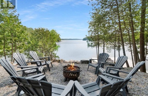 Rosseau Cabaña | Lakefront private retreat on Lake Rosseau