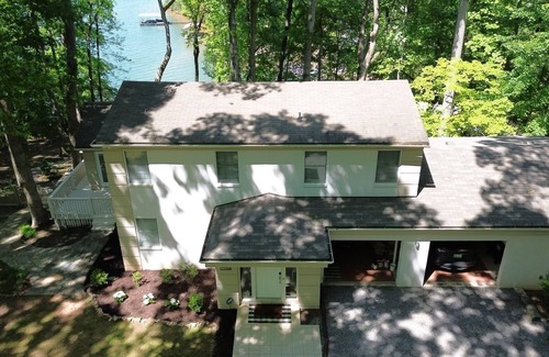 Cedar Cliff Casa | Lakefront property: amazing view of lake and mountains, EV charger, Private dock