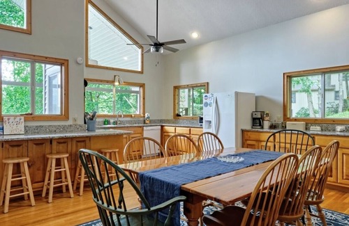 Cullowhee Casa | Lakefront property on Lake Glenville, NC close to all Western NC has to offer.