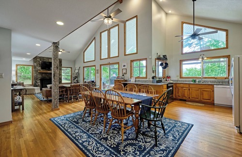 Cullowhee Casa | Lakefront property on Lake Glenville, NC close to all Western NC has to offer.