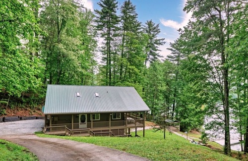 Cullowhee Casa | Lakefront property on Lake Glenville, NC close to all Western NC has to offer.