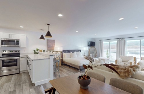 Dundee Apartamento | Lakefront retreat at out stylish studio apartments!