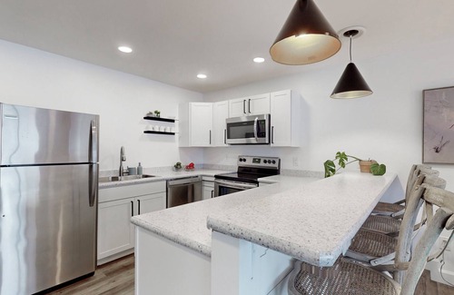 Dundee Apartamento | Lakefront retreat at out stylish studio apartments!