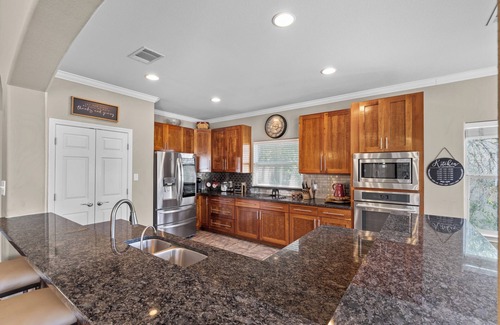 Leander Casa | Lakefront Retreat and Boat Dock-Lake Travis near Volente