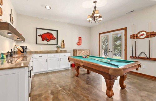 Springdale Casa | Springdale Lake Home | Perfect for Groups
