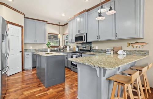 Springdale Casa | Springdale Lake Home | Perfect for Groups