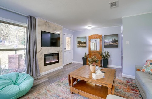 Jefferson Casa | Lakefront Retreat in Jefferson with Screened Porch!