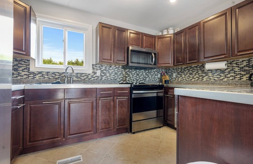 Dashwood Cabaña | Lakefront Retreat near Lake Huron! Sleeps 14