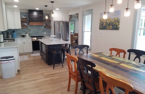 Hiawassee Casa | Lakefront Retreat on Chatuge – 2 Min to Town w/ Mother-in-Law Suite- sleeps 10