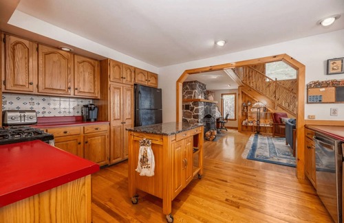 Standish Casa | Lakefront Retreat | Sleeps 10 | Private Beach