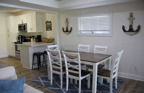 Williamstown Casa | Lakefront Retreat, Private Dock, Covered Deck, Sleeps 8, 11 min to Ark Encounter