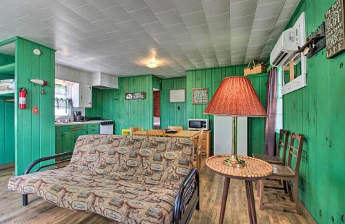 Dent Casa | Lakefront Retreat with Boat Rentals, Beach and Bar