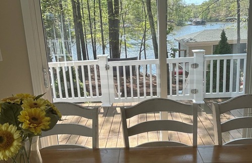 Macon Casa | Lakefront Retreat with Hot Tub, 2 Docks, Panoramic Views, Firepit, SUP & Kayaks