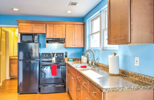 Eatonton Casa | Lakefront Retreat with Private Docks & Gazebo!
