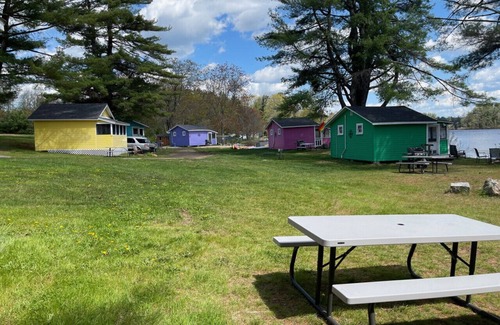 Northwood Cabaña | Lakefront Salmon Cottage