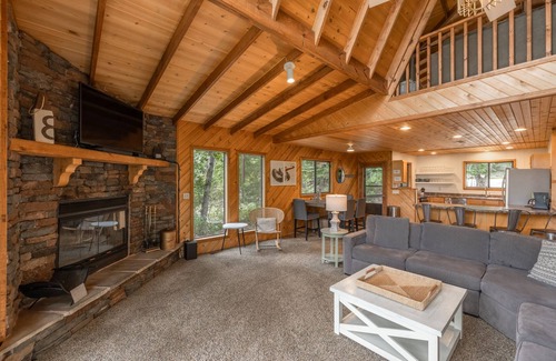 Innsbrook Chalet De Esquí | Lakefront Sanctuary by Innsbrook Vacations!