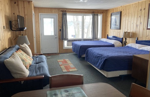 Gaylord Complejo | Lakefront Scenic suite, roomy and cozy