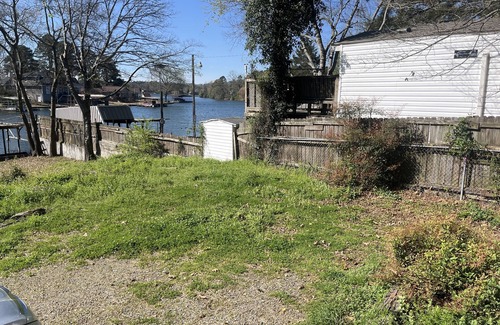 Lakeland Alquiler De RV | lakefront spot for tent/small rv w/ access to shared bathroom pet friendly
