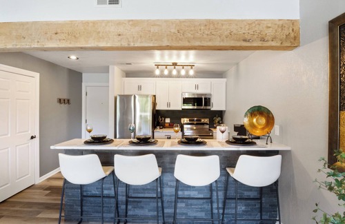 Osage Beach Condominio | Lakefront Stargazer - Fireplace - Desk - King & Queen Beds - Stunning Views