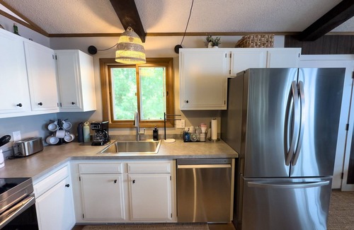 Iron River Cabina | Lakefront Stay w/ATV Trail Access -Trailer Parking